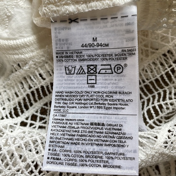 Banana Republic beautiful lace crochet top - Picture 8 of 9